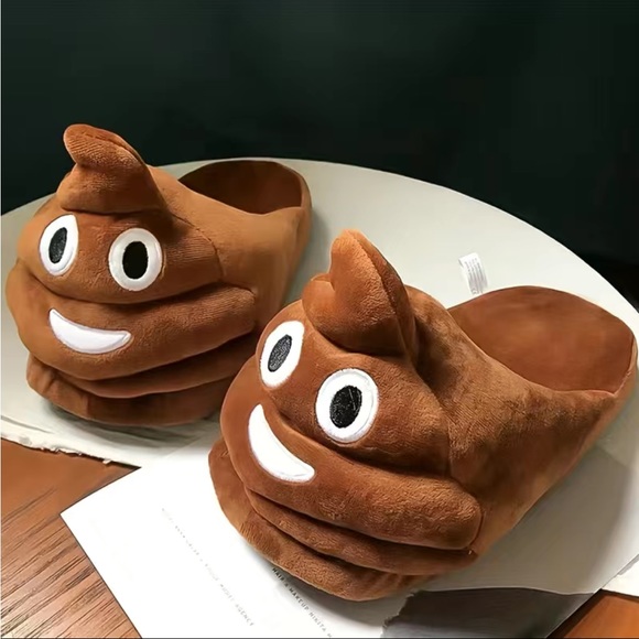 💩Funny slippers 💩 - Picture 1 of 2
